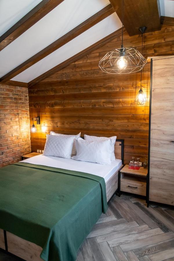 Hotel Hunters House Ezerets ภายนอก รูปภาพ