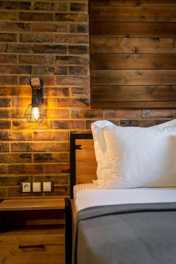 Hotel Hunters House Ezerets ภายนอก รูปภาพ