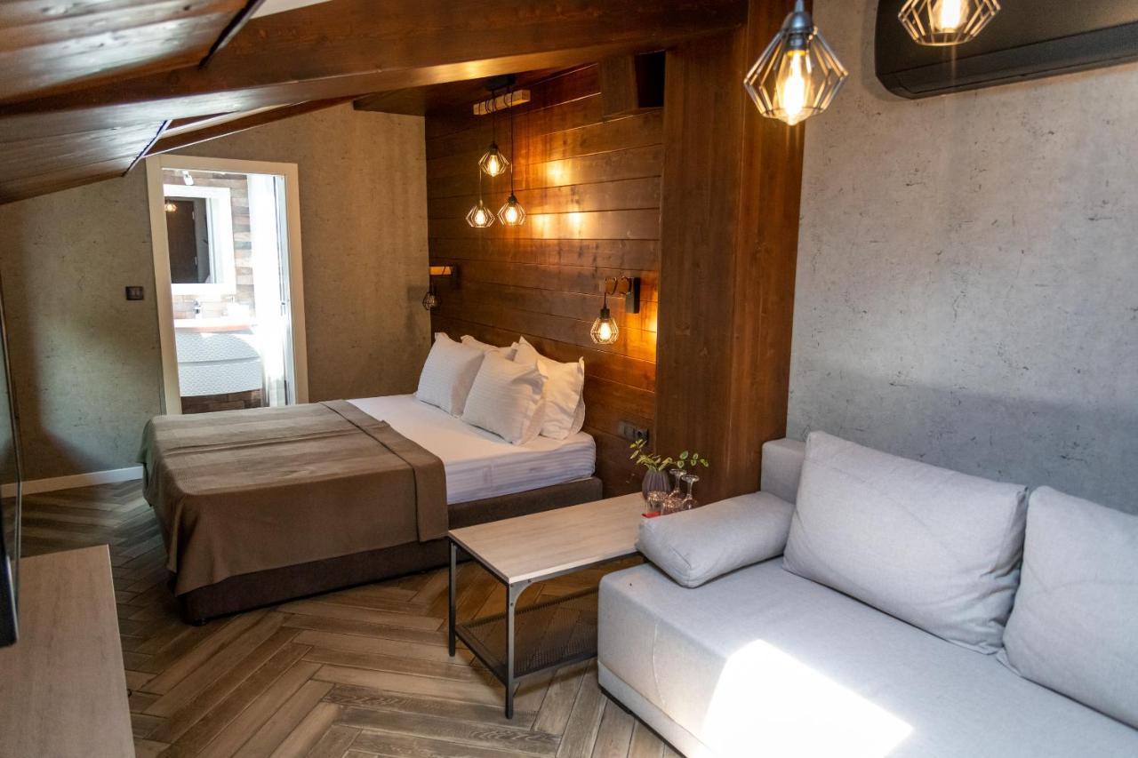 Hotel Hunters House Ezerets ภายนอก รูปภาพ