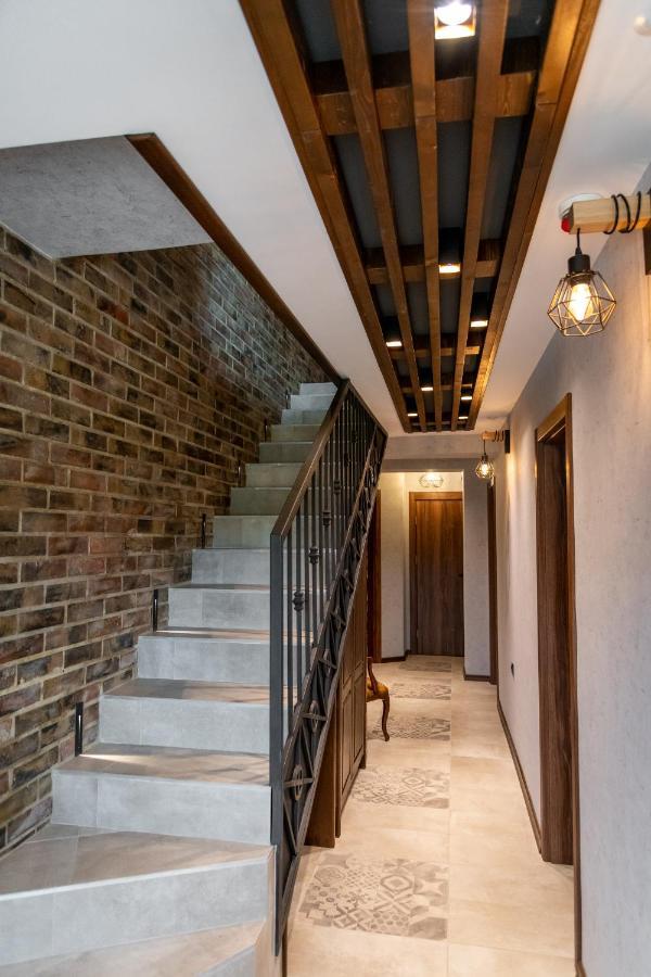 Hotel Hunters House Ezerets ภายนอก รูปภาพ