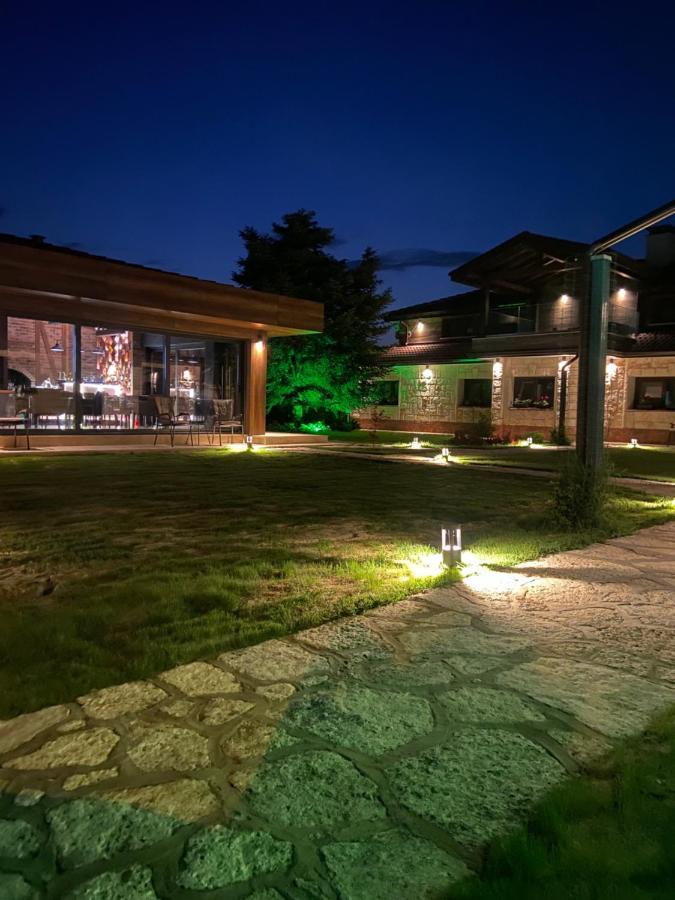 Hotel Hunters House Ezerets ภายนอก รูปภาพ