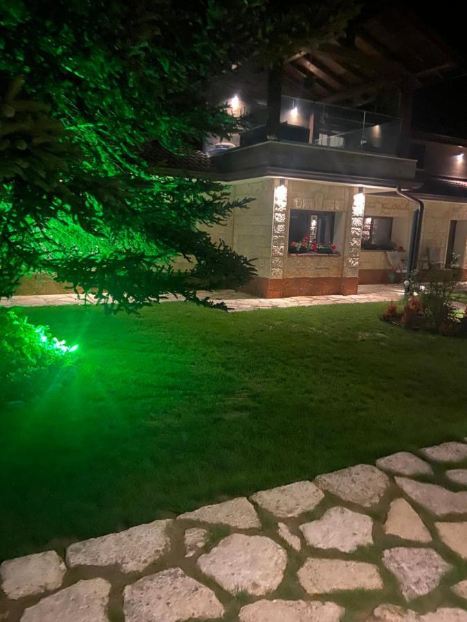 Hotel Hunters House Ezerets ภายนอก รูปภาพ